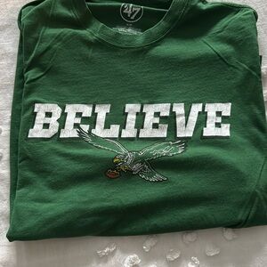 Phila Eagles mens small T